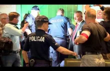 Próba wyrwania broni policjantowi w sądzie