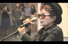 Yoko Ono - poruszający i niesamowity występ.