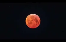Timelapse całkowitego zaćmienia Księżyca.