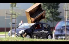 Prank z pianinem na samochodzie kumpla we Wrocławiu