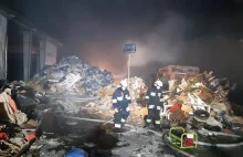 Pożar w sortowni śmieci w Wolicy