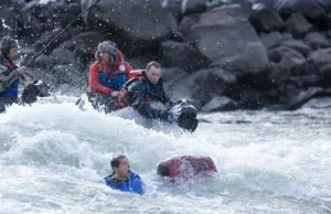 BEAR GRYLLS - SZKOŁA PRZETRWANIA zdjęcia zza sceny