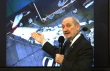 Zdrada, zamach, mafia: Macierewicz agituje w USA