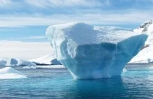Problemy z grawitacją przez lód Antarktyki