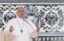 Modlitwy były nieważne. Papież tłumaczy zmiany w tekście modlitwy "Ojcze nasz"