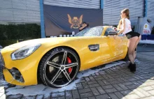 Półnagie modelki uczyły jak myć drogie najdroższe auta