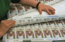 Wydłuża się "życie" polskich banknotów