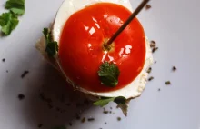 Pomidor z mozzarellą na przystawkę jako BURGER
