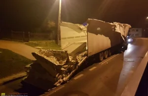 Bochnia: TIR uderzył w wiadukt na ul. Wygoda