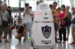 Rewolucja technologiczna w Chinach. Roboty pilnują bezpieczeństwa na lotnisku