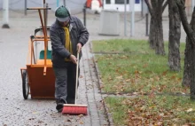 Mają długi, ale nie garną się do pracy