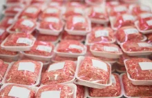 Ile kosztuje nas tanie mięso? Gotujemy sobie farmagedon