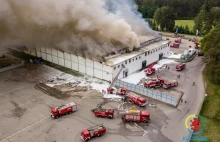 Specjalna grupa strażaków ma unieszkodliwić amoniak w spalonej hali iglotex