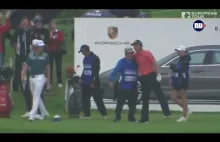 Golfista trafia do dołka w spektakularny sposób