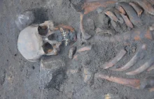 Odkryli w Polsce groby „wampirów”. Przebadali kości okazało się, że…
