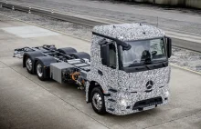 Mercedes testuje pierwszą elektryczną ciężarówkę.