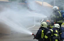 Paterek: płonie składowisko chemikaliów. Ogień gasi ponad 70 strażaków