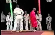 Shaolin Monk vs Taekwondo Master...