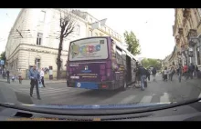 Kierowca autobusu rozjeżdża 5-letnią dziewczynkę.