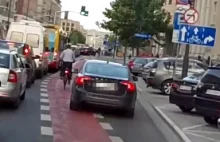 Szarżował autem na ścieżce rowerowej. Policjanci na tropie pirata