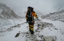 Włoski himalaista spadał kilkaset metrów na Gasherbrum VII. Na ratunek...