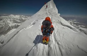 Everest zanieczyszczony ludzkimi odchodami