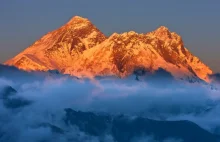 Chiny chcą zbudować tunel pod Mount Everestem