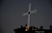 Irak: chrześcijanie ustawili ogromny krzyż