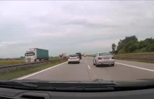 Niebezpiecznie na A4. BMW wyprzedza prawym pasem