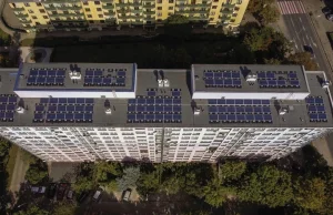 Spółdzielnia mieszkaniowa zrobiła elektrownię słoneczną na dachach bloków. Efekt