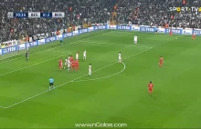 Z cyklu "Piłkarskie Jaja": gol w meczu Besiktas - Benfica.