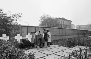 Mur berliński kiedyś i teraz. Berlin na zdjęciach