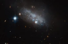 Kosmiczny Teleskop Hubble'a uchwycił na zdjęciu ciekawą nieregularną galaktykę