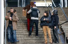 Paryż: uzbrojony mężczyzna chciał wtargnąć na posterunek policji. Padły...