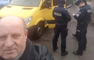 Napisał "Konstytucja" na własnym samochodzie. Reakcja policjantów...