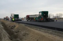 Wybudowali autostradę na Euro 2012, a teraz urzędnicy spychają ich w bankructwo