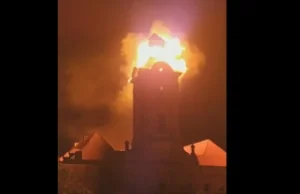 Ogromny pożar wieży kompleksu pałacowo-zamkowego w Żarach