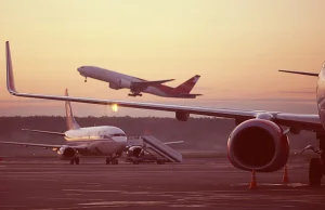 Latanie samolotem to powód do wstydu? 'Głupio jest publikować zdjęcia