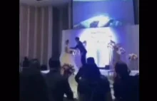 Chiny: Zemścił się na niewiernej żonie. Na weselu pokazał nagranie z jej zdrady