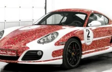 Porsche Cayman S w 2 mln miniatur zdjęć z Facebooka!