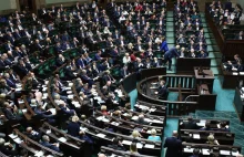 Sejm uchwalił zmiany w ordynacji wyborczej; będzie dwukadencyjność w...