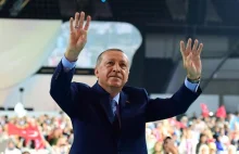 Z tureckiej waluty odpadło denko. Erdogan: Nie martwcie się