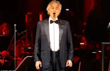 Andrea Bocelli i Jennifer Holliday rezygnują z powodu gróźb pozbawienia życia.