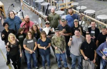 Pistolet pod choinkę: firma z Wisconsin kupuje broń każdemu pracownikowi