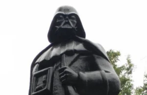 Ukraina: Pomnik Lenina przerobiony na Darth Vadera