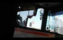 "Niekulturalny" kierowca autobusu, który odmawia sprzedania biletu