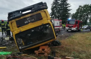 Potężne auto cieżarowe przygniotło mężczyzne. Bardzo cieżki stan poszkodowanego