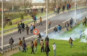 Nielegalni Imigranci uzbrojeni w żelazne pręty szturmowali Eurotunel | Nie...