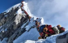 Dwie osoby zginęły na Mount Everest z powodu kolejki