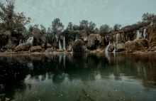 Wodospady Kravica o poranku - przyrodnicza perełka Bośni